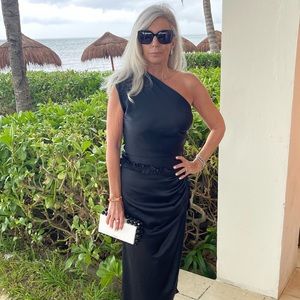 Meet your Posher, Dee